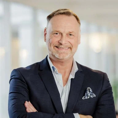 Flemming Trap, der ejer Trap Consulting, dukker op som rådgiver i flere betændte bostedssager.